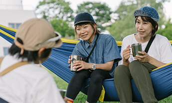 チャリップ休憩する人の写真